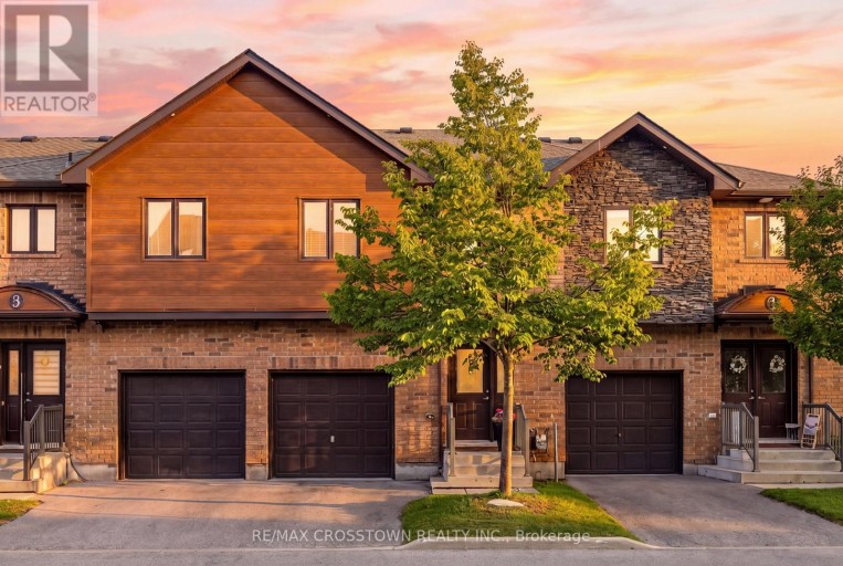 2 - 43 MADELAINE DRIVE, Barrie (Painswick South), Ontario, L9J0G8