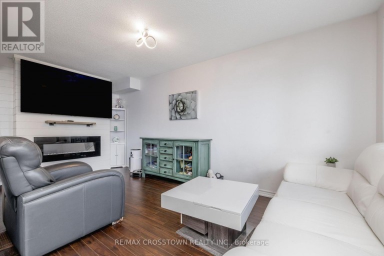 2 - 43 MADELAINE DRIVE, Barrie (Painswick South), Ontario, L9J0G8