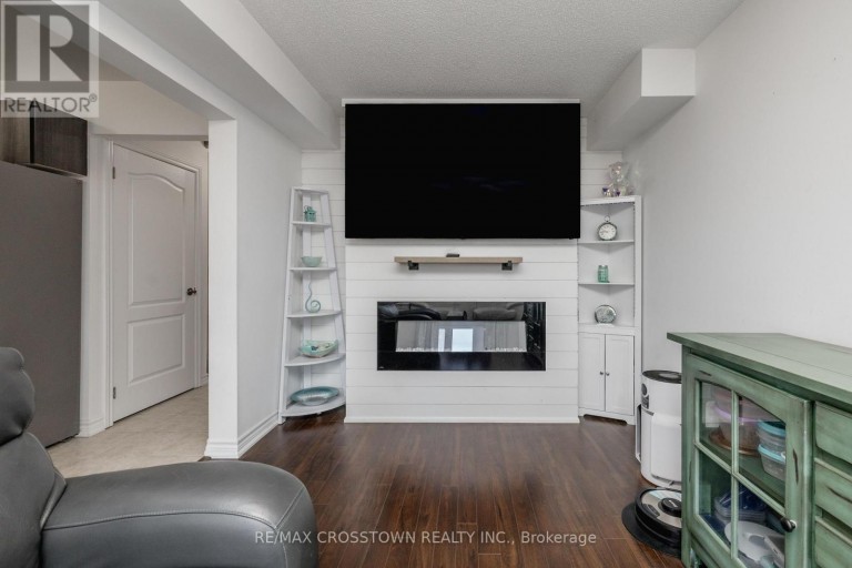 2 - 43 MADELAINE DRIVE, Barrie (Painswick South), Ontario, L9J0G8
