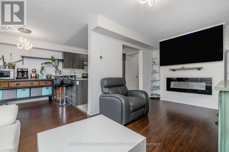 2 - 43 MADELAINE DRIVE, Barrie (Painswick South), Ontario, L9J0G8