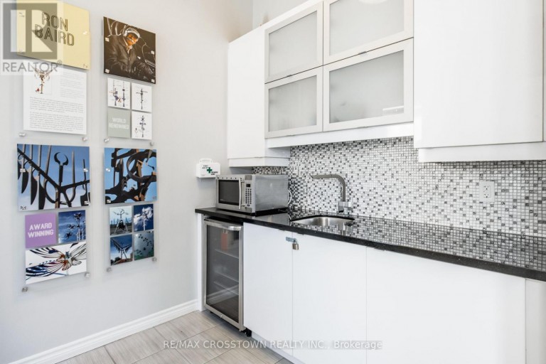 2 - 43 MADELAINE DRIVE, Barrie (Painswick South), Ontario, L9J0G8