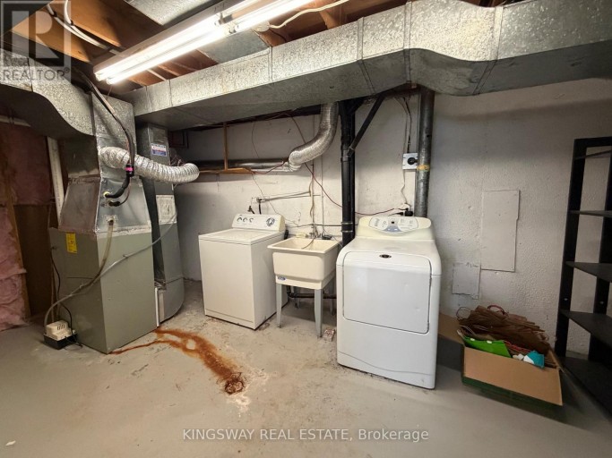 LOWER LEVEL - 323 MONTEGO RD. ROAD, Mississauga (Cooksville), Ontario, L5B1C6