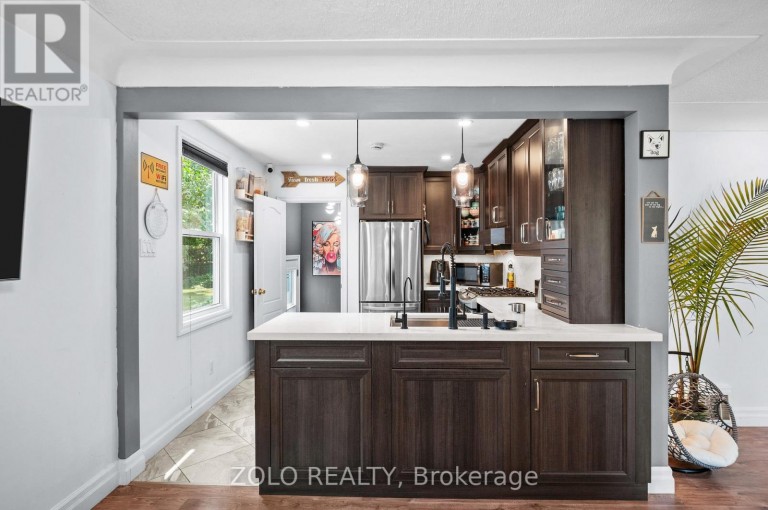 442 QUEEN MARY DRIVE, Oakville (QE Queen Elizabeth), Ontario, L6K3M1