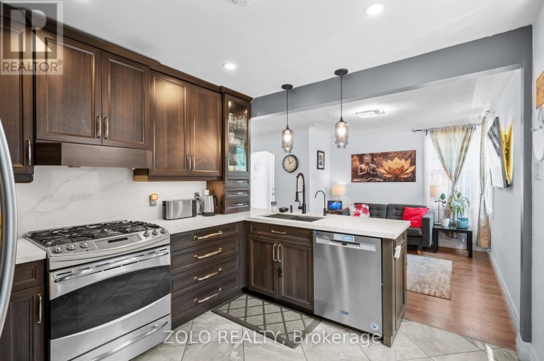 442 QUEEN MARY DRIVE, Oakville (QE Queen Elizabeth), Ontario, L6K3M1