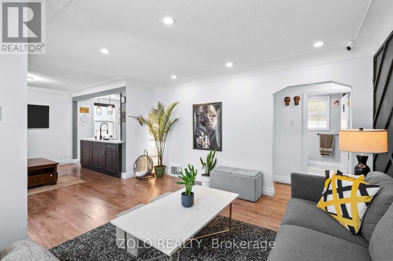 442 QUEEN MARY DRIVE, Oakville (QE Queen Elizabeth), Ontario, L6K3M1