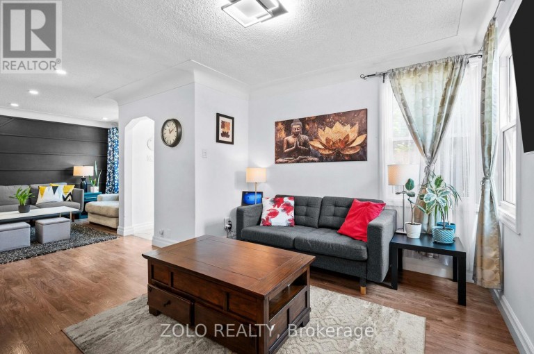 442 QUEEN MARY DRIVE, Oakville (QE Queen Elizabeth), Ontario, L6K3M1