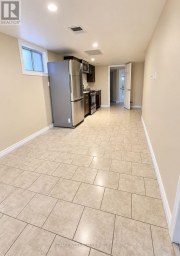 BSMT - 51 MOULD AVENUE Toronto (Rockcliffe-Smythe) Ontario photo 4