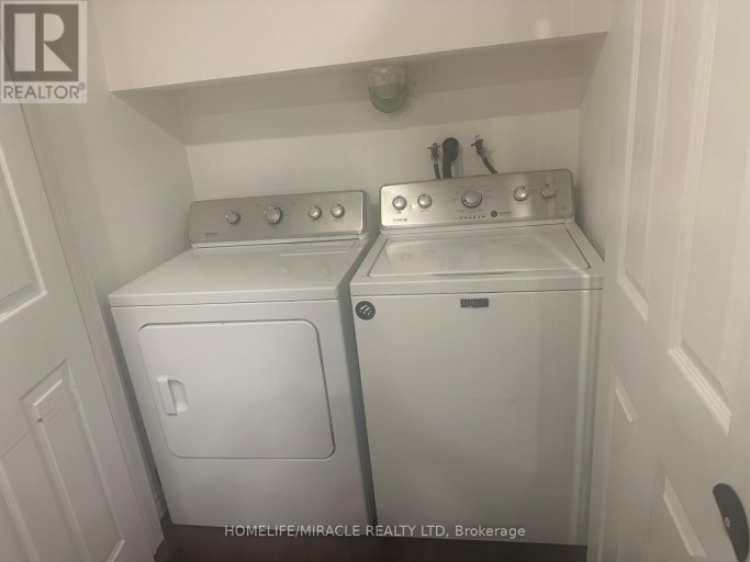BSMT - 54 ORANMORE CRESCENT, Brampton (Credit Valley), Ontario, L6X0K1
