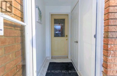UPPER - 19 ASHURST CRESCENT N Brampton (Madoc) Ontario photo 9
