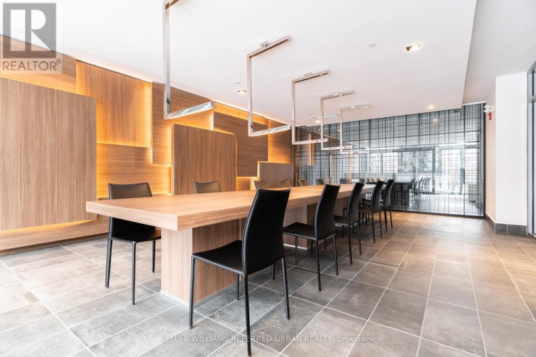 C401 - 5260 DUNDAS STREET N, Burlington (Orchard), Ontario, L7R0J7