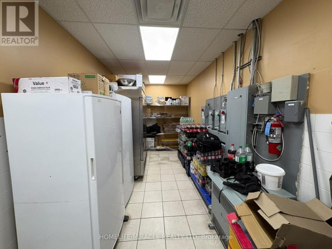 2 - 4293 KING STREET E, Kitchener, Ontario, N2P2E9