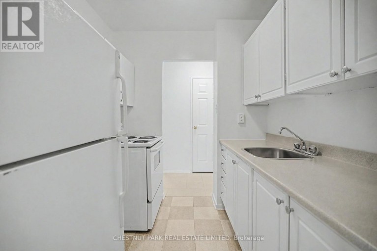 425 - 888 GLEN STREET, Oshawa (Lakeview), Ontario, L1J5Z4