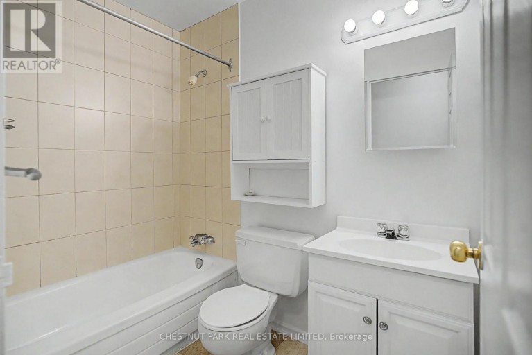 425 - 888 GLEN STREET, Oshawa (Lakeview), Ontario, L1J5Z4