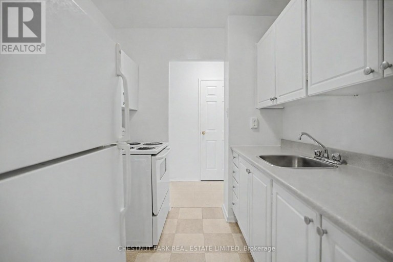 425 - 888 GLEN STREET, Oshawa (Lakeview), Ontario, L1J5Z4