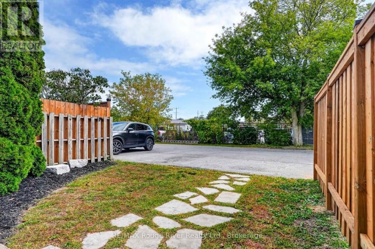 8 - 137 FURNACE STREET, Cobourg, Ontario, K9A2E5