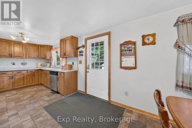257 ELMBROOK ROAD Prince Edward County (Sophiasburg Ward) Ontario photo 11