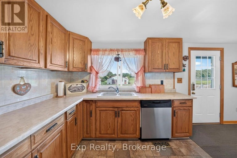 257 ELMBROOK ROAD, Prince Edward County (Sophiasburg Ward), Ontario, K0K2T0