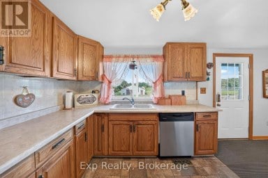 257 ELMBROOK ROAD Prince Edward County (Sophiasburg Ward) Ontario photo 12