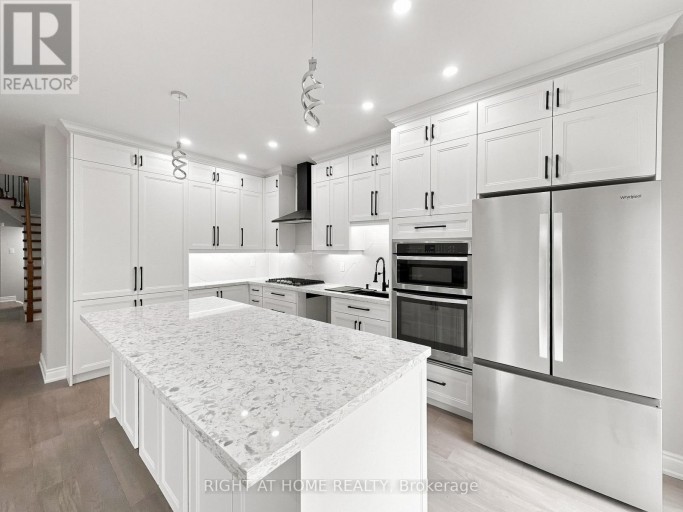 1530 PORTSMOUTH PLACE, Mississauga (East Credit), Ontario, L5M7W1