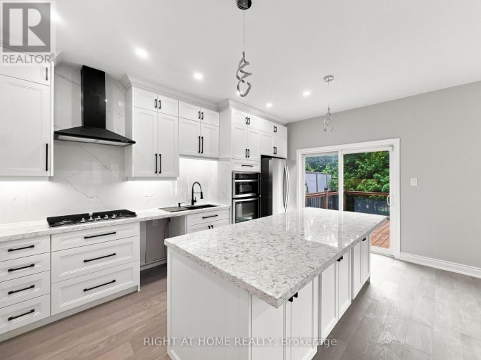 1530 PORTSMOUTH PLACE, Mississauga (East Credit), Ontario, L5M7W1