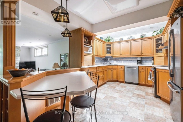 18 FORSYTH AVENUE N, Hamilton (Westdale), Ontario, L8S4E1