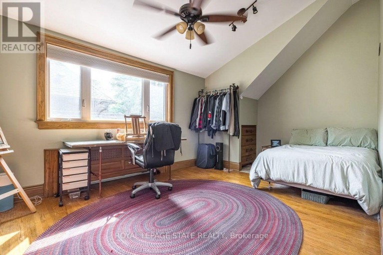 18 FORSYTH AVENUE N, Hamilton (Westdale), Ontario, L8S4E1