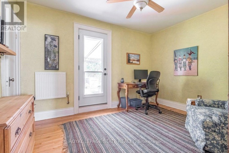18 FORSYTH AVENUE N, Hamilton (Westdale), Ontario, L8S4E1