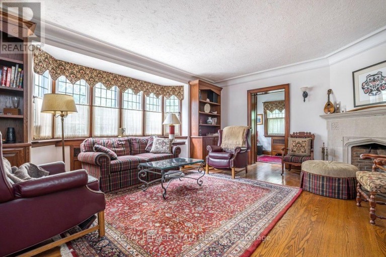 18 FORSYTH AVENUE N, Hamilton (Westdale), Ontario, L8S4E1