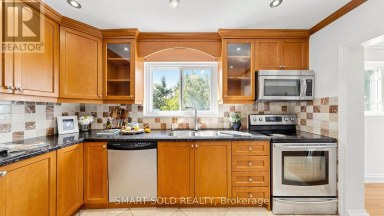 210 SHAUGHNESSY BOULEVARD Toronto (Don Valley Village) Ontario photo 8