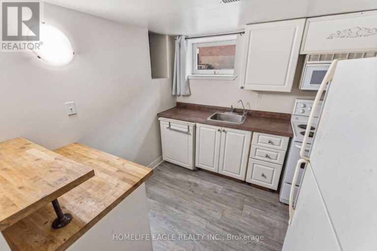 169 PENN AVENUE, Newmarket (Bristol-London), Ontario, L3Y2S3