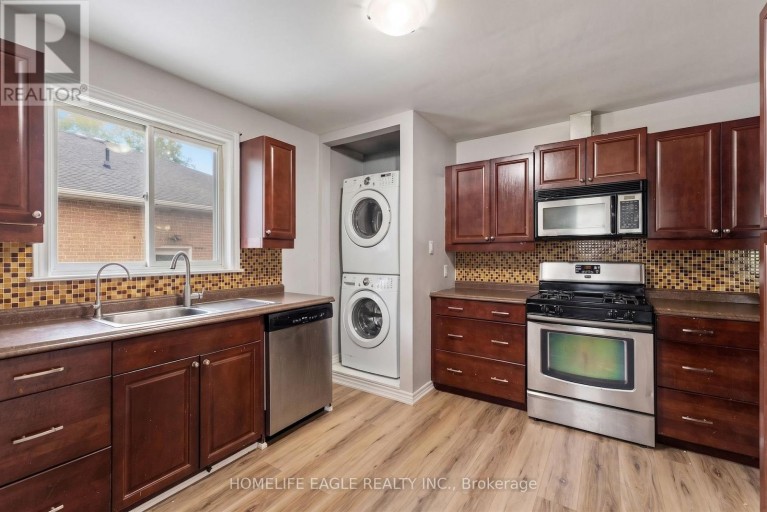 169 PENN AVENUE, Newmarket (Bristol-London), Ontario, L3Y2S3