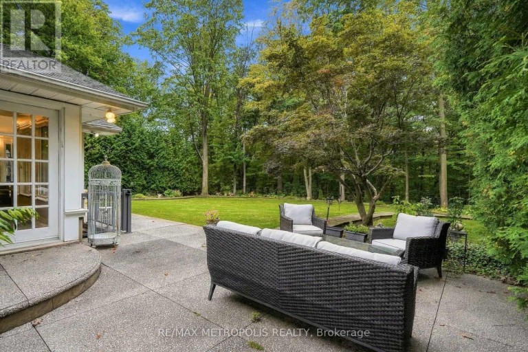 1228 ELGIN CRESCENT, Oakville (FA Falgarwood), Ontario, L6H2J7