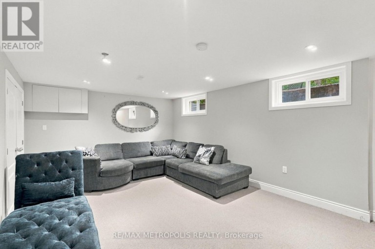 1228 ELGIN CRESCENT, Oakville (FA Falgarwood), Ontario, L6H2J7
