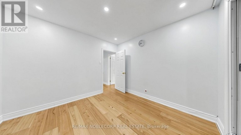 95 SNOWOOD COURT, Toronto (Glenfield-Jane Heights), Ontario, M3N1E7