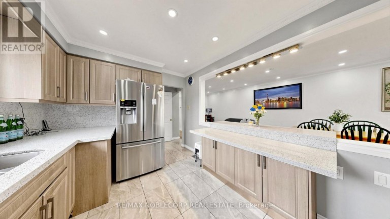 95 SNOWOOD COURT, Toronto (Glenfield-Jane Heights), Ontario, M3N1E7
