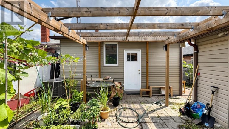 95 SNOWOOD COURT, Toronto (Glenfield-Jane Heights), Ontario, M3N1E7