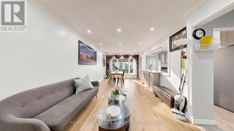 95 SNOWOOD COURT, Toronto (Glenfield-Jane Heights), Ontario, M3N1E7