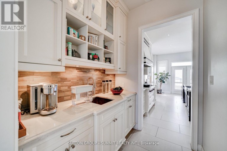 6 FLANDERS ROAD, Brampton (Credit Valley), Ontario, L6X0W3