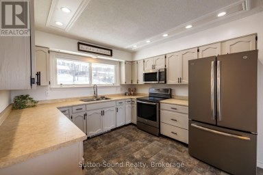 501297 GREY ROAD 1 Georgian Bluffs Ontario photo 8