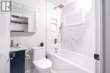 UPPER - 37 BENTWORTH AVENUE Toronto (Yorkdale-Glen Park) Ontario photo 14