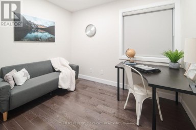 UPPER - 37 BENTWORTH AVENUE Toronto (Yorkdale-Glen Park) Ontario photo 18