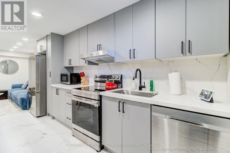 UPPER - 37 BENTWORTH AVENUE, Toronto (Yorkdale-Glen Park), Ontario, M6A1P1