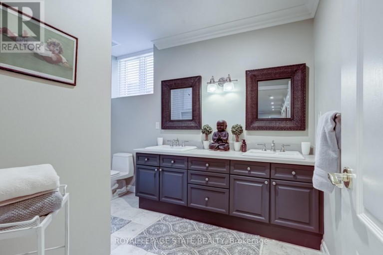 21 HARRINGTON PLACE, Hamilton (Ancaster), Ontario, L9G4Z2