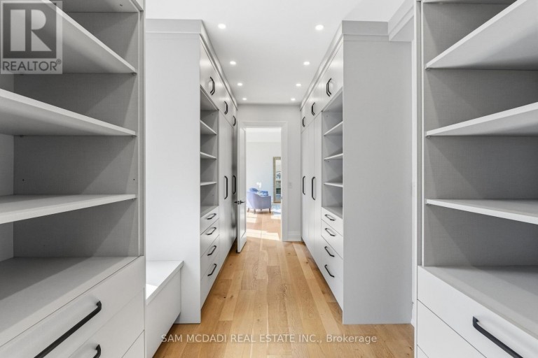 584 FOURTH LINE, Oakville (WO West), Ontario, L6L5A7