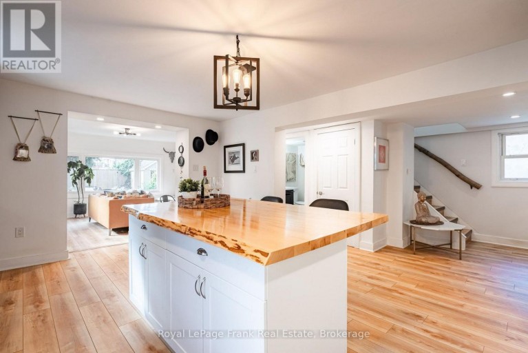 6254 RUSSELL STREET, Niagara Falls (Stamford), Ontario, L2J1P1