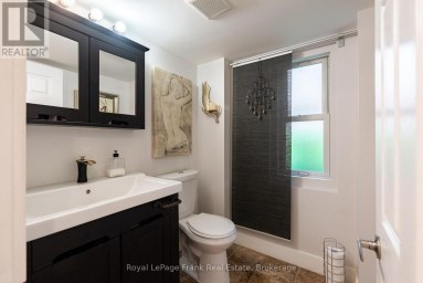 6254 RUSSELL STREET Niagara Falls (Stamford) Ontario photo 20