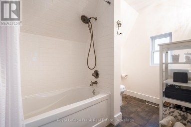 6254 RUSSELL STREET Niagara Falls (Stamford) Ontario photo 24