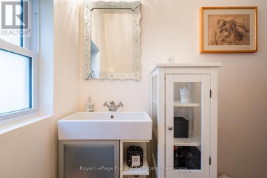6254 RUSSELL STREET Niagara Falls (Stamford) Ontario photo 25