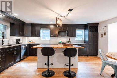 6254 RUSSELL STREET Niagara Falls (Stamford) Ontario photo 7