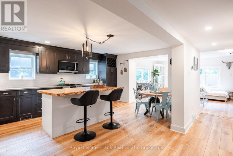 6254 RUSSELL STREET, Niagara Falls (Stamford), Ontario, L2J1P1